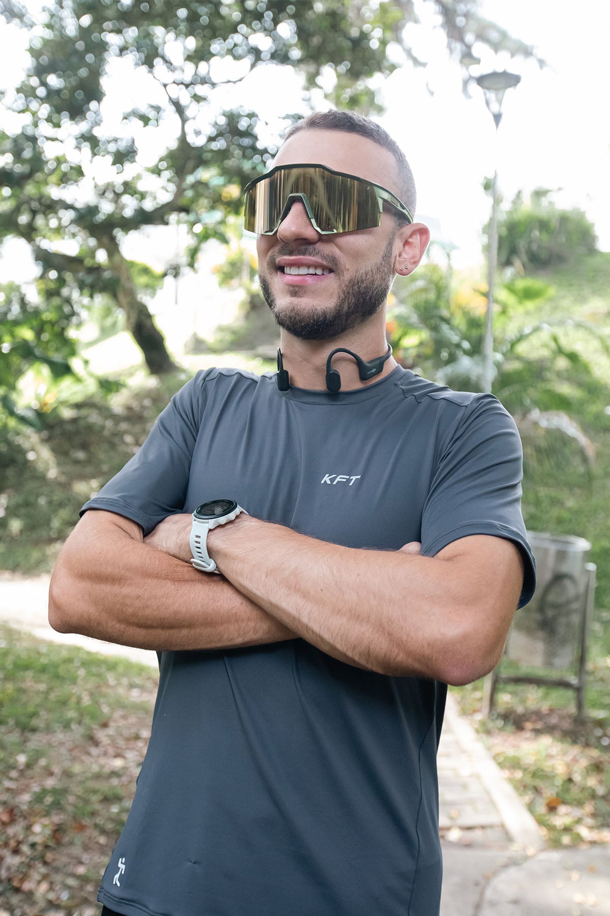 CAMISETA RUNNING MC TELA FRIA HOMBRE GRIS